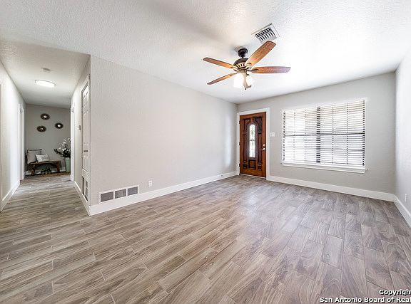 5th image of 1115 San Angelo