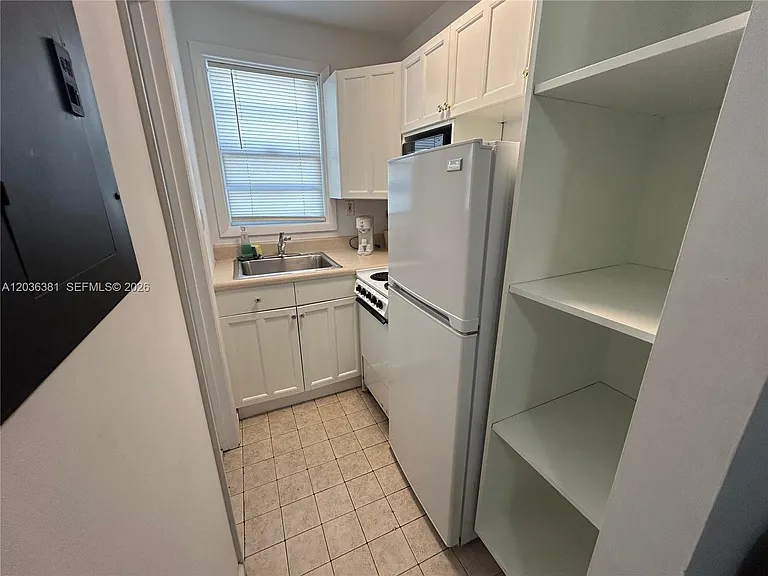 300 Sunset Dr #15 — Photo 5