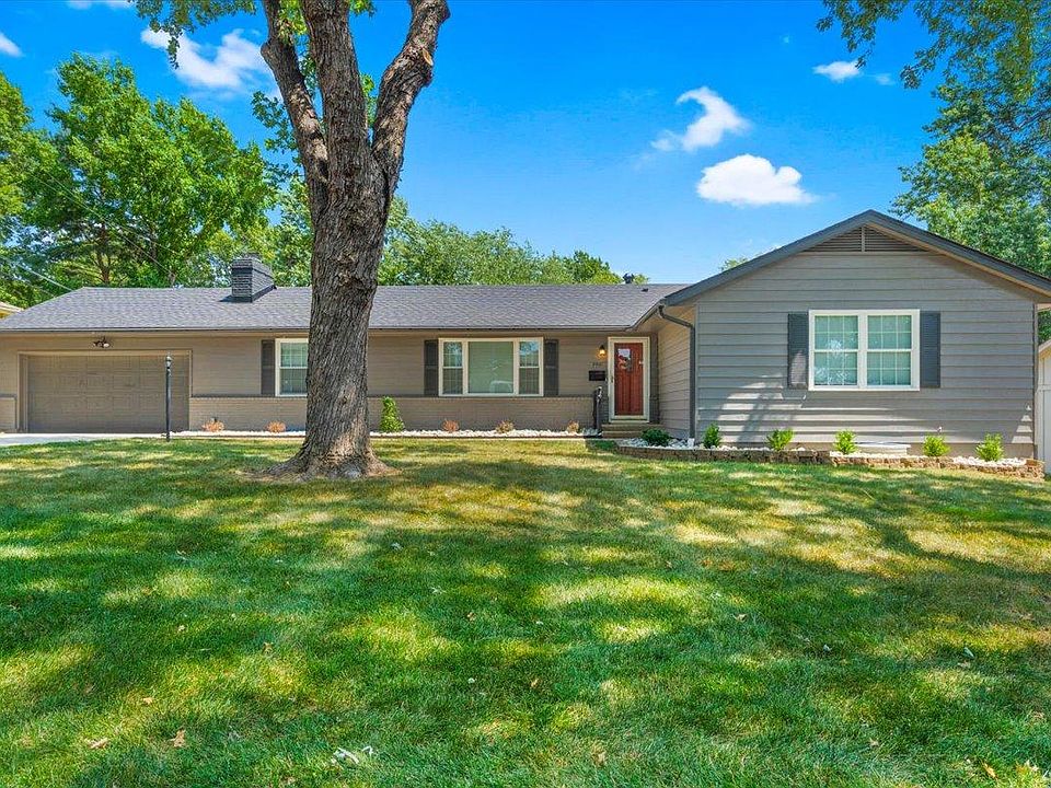 9411 Riggs St in Overland Park - front view