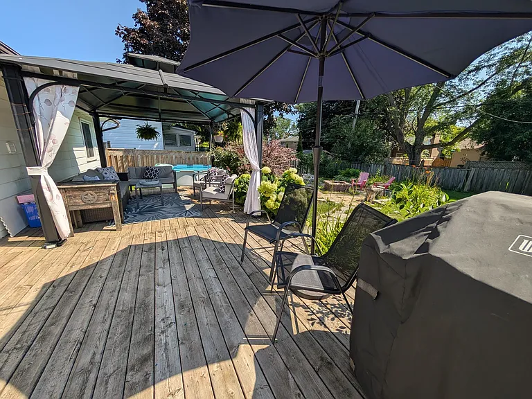 835 Pembridge Cres #HOUSE — Photo 16