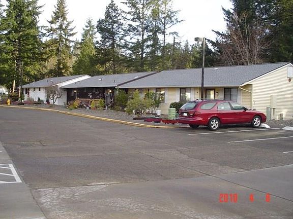 2nd image of 1100 N 12th St