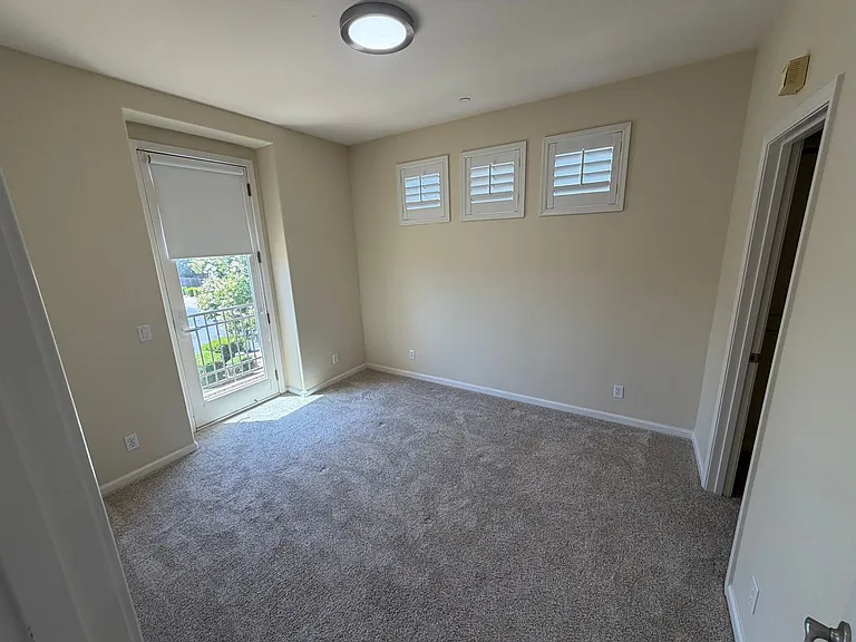 5028 Ocean Ln — Photo 12