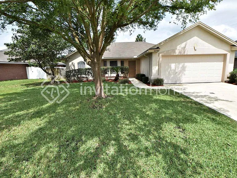 9785 Oxford Station Dr — Photo 1