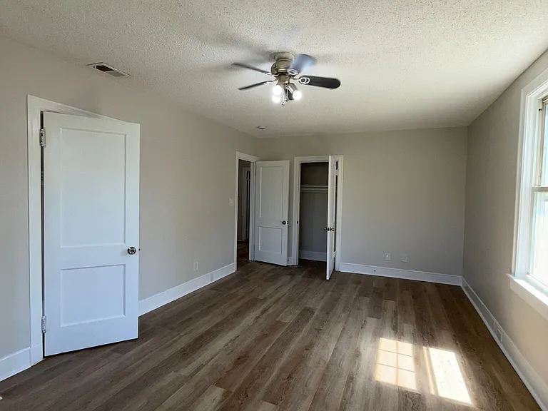 450 Rutherford Ave — Photo 10