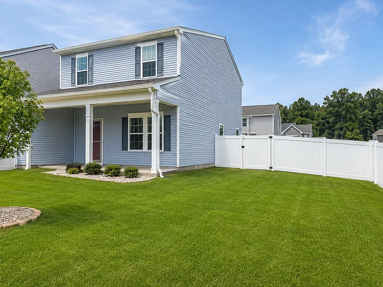 111 Honor Ln — Photo 8
