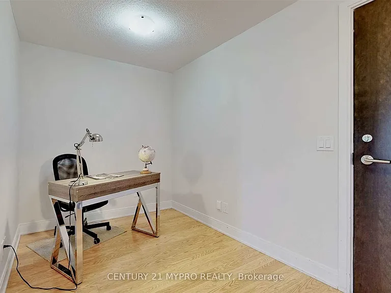 135 Village Green Sq #1621 — Photo 14