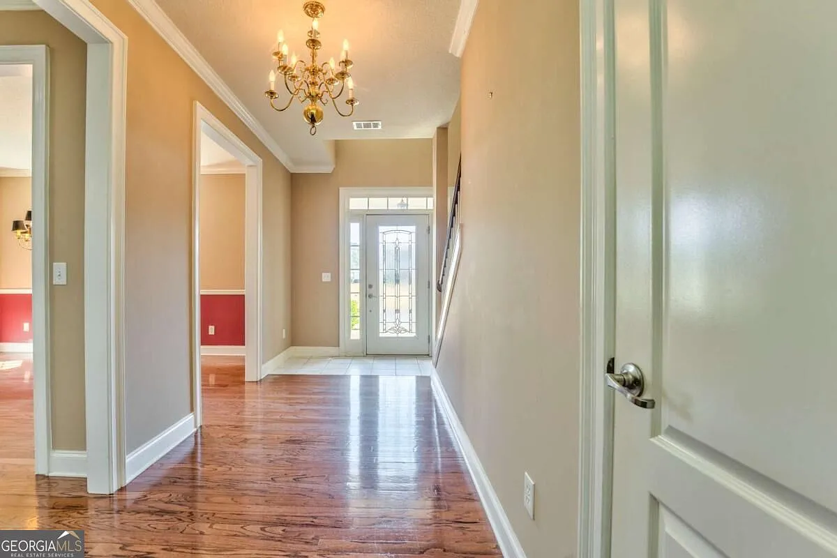 4 bed, 3.5 bath, 2758 sqft, $2,200 — Photo 3