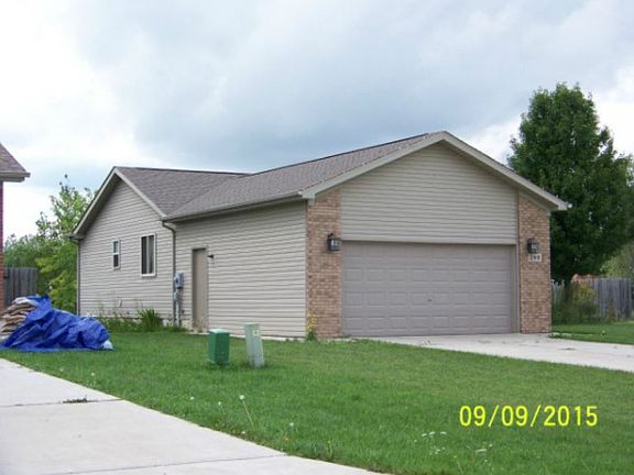 5th image of 299 Eileen Ave