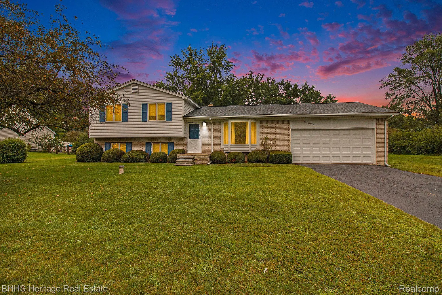 1182 S Alstott Dr photo 1