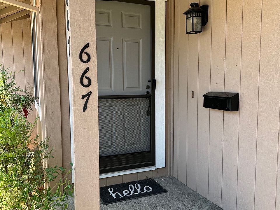 Porch with Mail Box