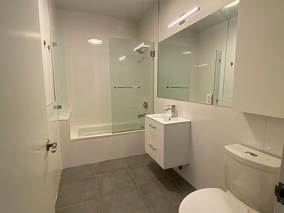 2nd image of 230 E 124th St APT 4D
