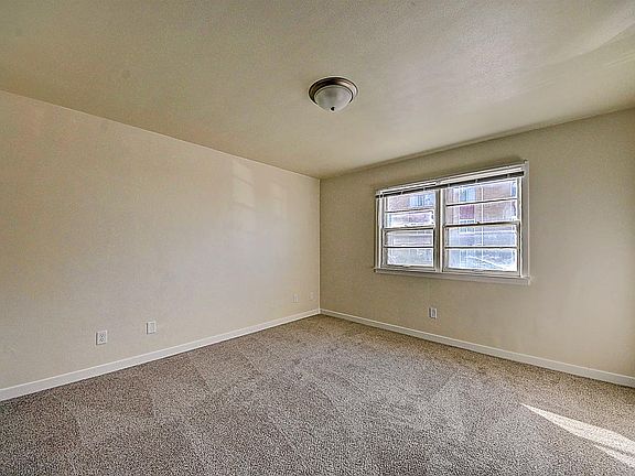 5th image of 127 Southview Dr