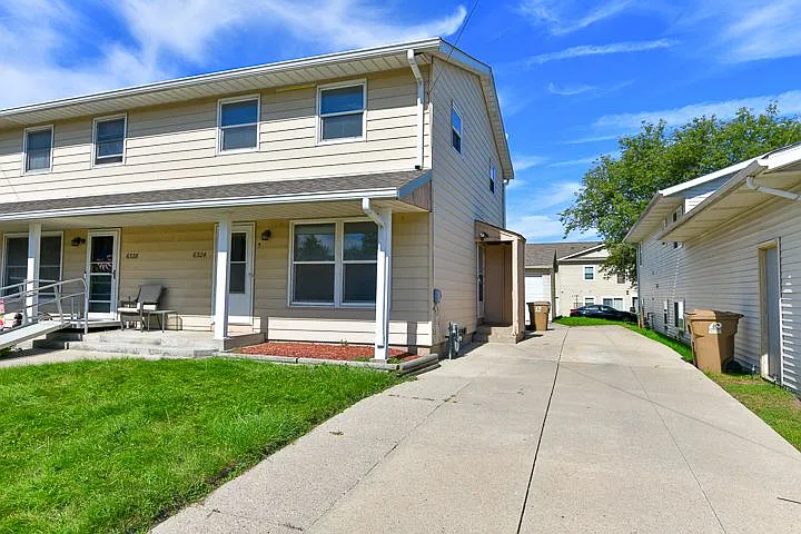 3 bed, 1.5 bath, 1200 sqft, $1,850 — Photo 1