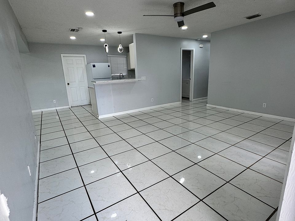 1st image of 4230 NE 3rd Ave