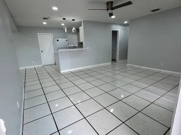 4230 NE 3rd Ave, Pompano Beach, FL 33064