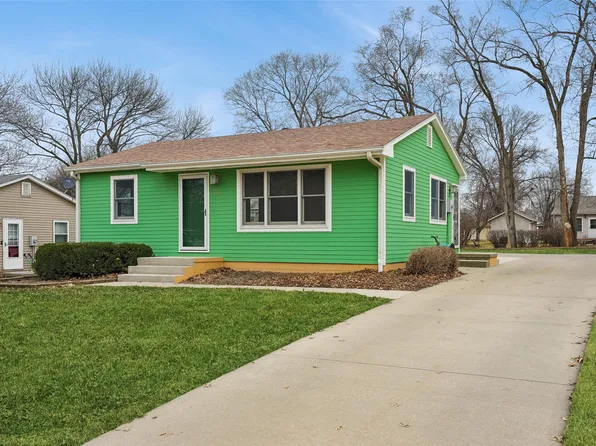 906 E Detroit Ave, Indianola, IA 50125