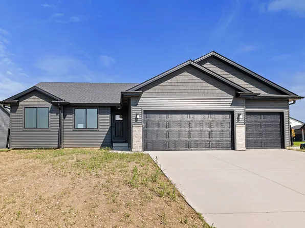 1912 E Clinton Pl, Indianola, IA 50125
