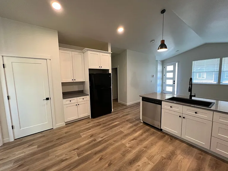 2518 N Benjamin Ln — Photo 12