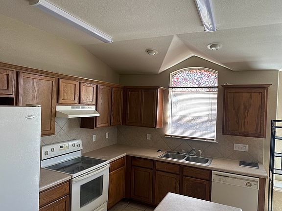 4th image of 226 Lottie Ln