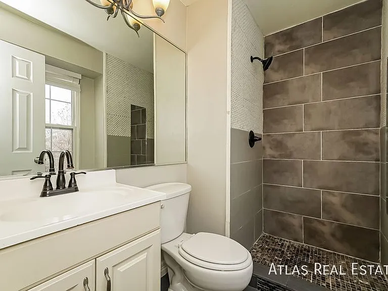 4324 N Liverpool Ct — Photo 12