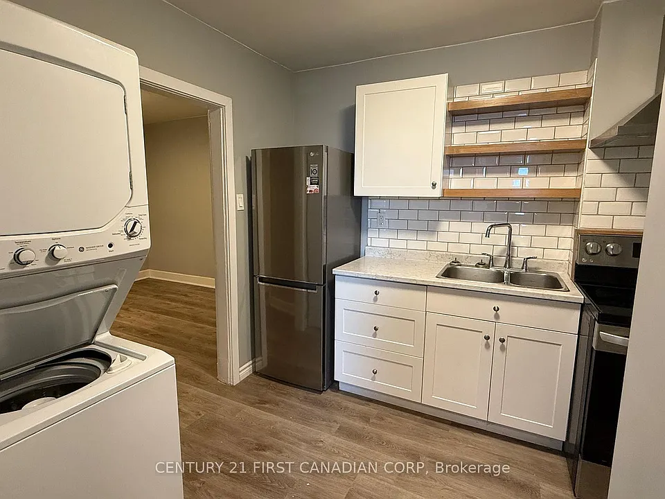 1072 Dundas St #3
