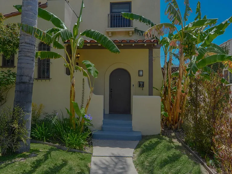 1848 S Redondo Blvd #1848 — Photo 1