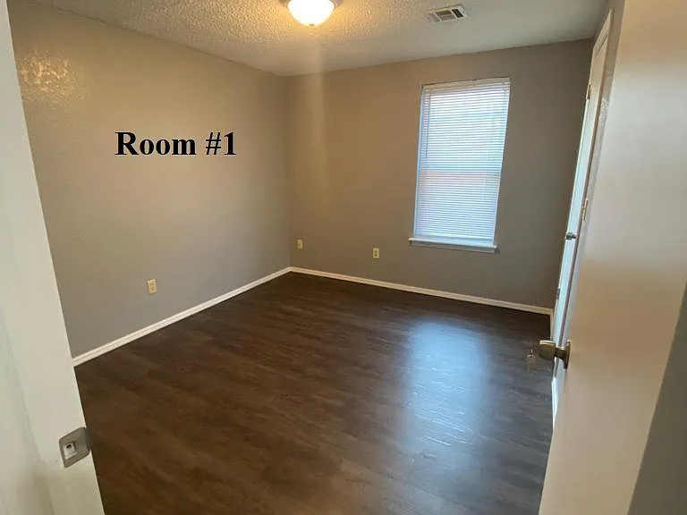 934 SW 63rd St — Photo 7