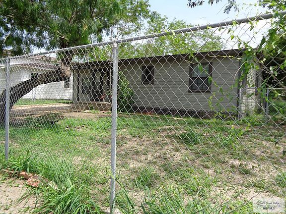 3rd image of 1733 Loma Linda Ave