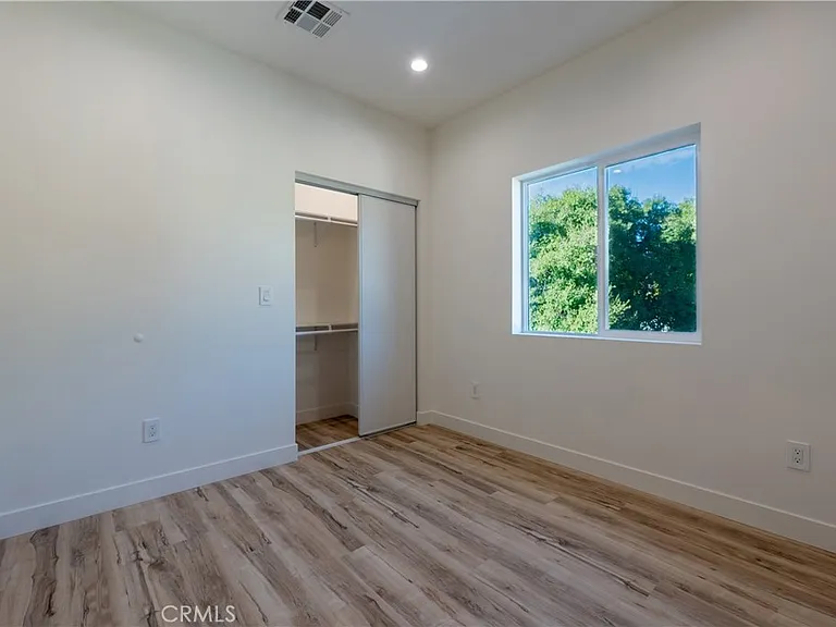 10421 Amigo Ave — Photo 9