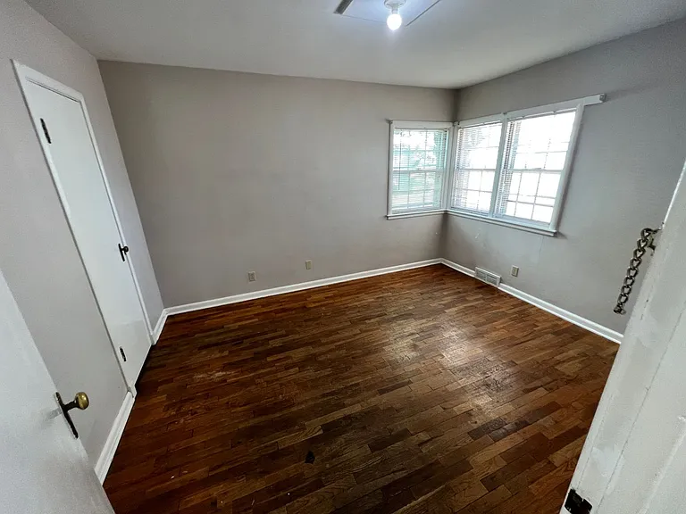 1710 Laramie St — Photo 9