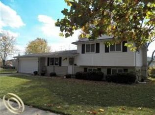 36915 Lancaster St, Livonia, MI 48154