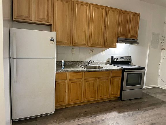 2nd image of 12214 Sutphin Blvd #1