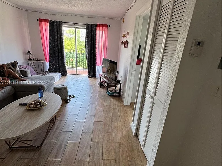 444 SW 4th St #402 — Photo 37