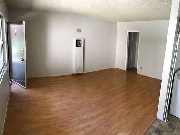 4th image of 211 N Isabel St #3