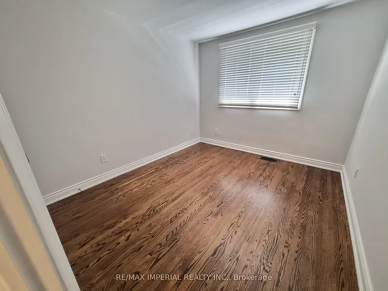 8 Multiflora Pl — Photo 11