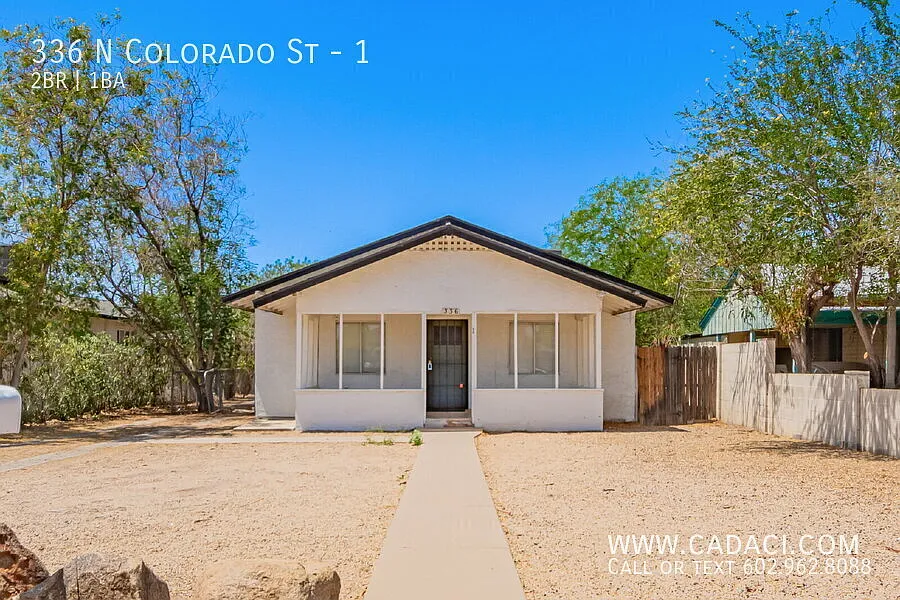 Charming 2-Bedroom Townhome in Chandler — Photo 2