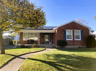 572 Wayne Dr, Fairborn, OH 45324