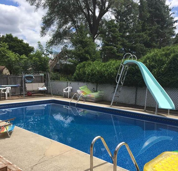 1st image of 451 Fairoaks Dr