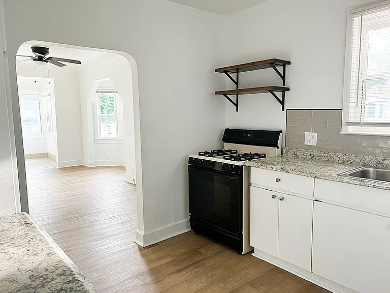 46 W Evelyn Ave — Photo 5