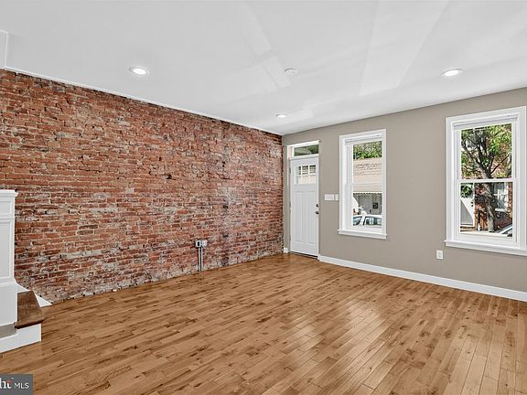 4th image of 530 Greenwich St