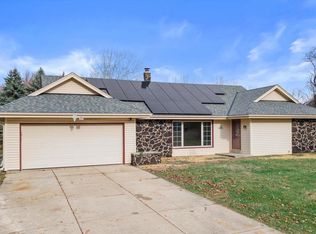 N59W26250 Indian Head Dr, Lisbon, WI 53089