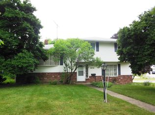 26745 Sandy Hill Dr, Richmond Heights, OH