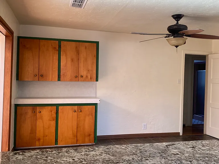 2055 Gold St — Photo 14