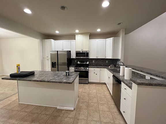 4th image of 114 E General Grey Ct