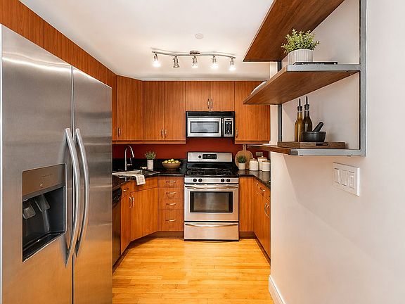 3rd image of 205 15th St APT A3
