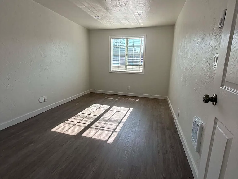 1442 E 18th Ave #20 — Photo 7