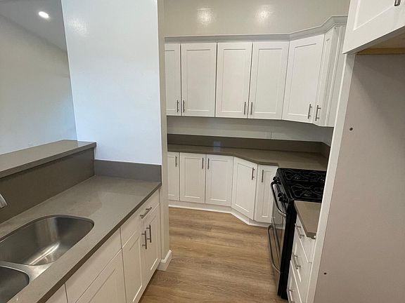 3rd image of 527 N Hollenbeck Ave APT A