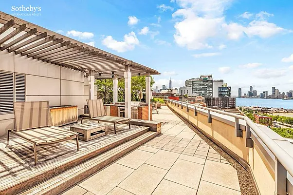 Sold by Sotheby's International Realty | media 27