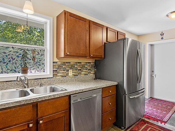 5th image of 8661 Red Pine Dr