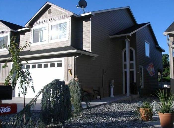 Exterior and Garage